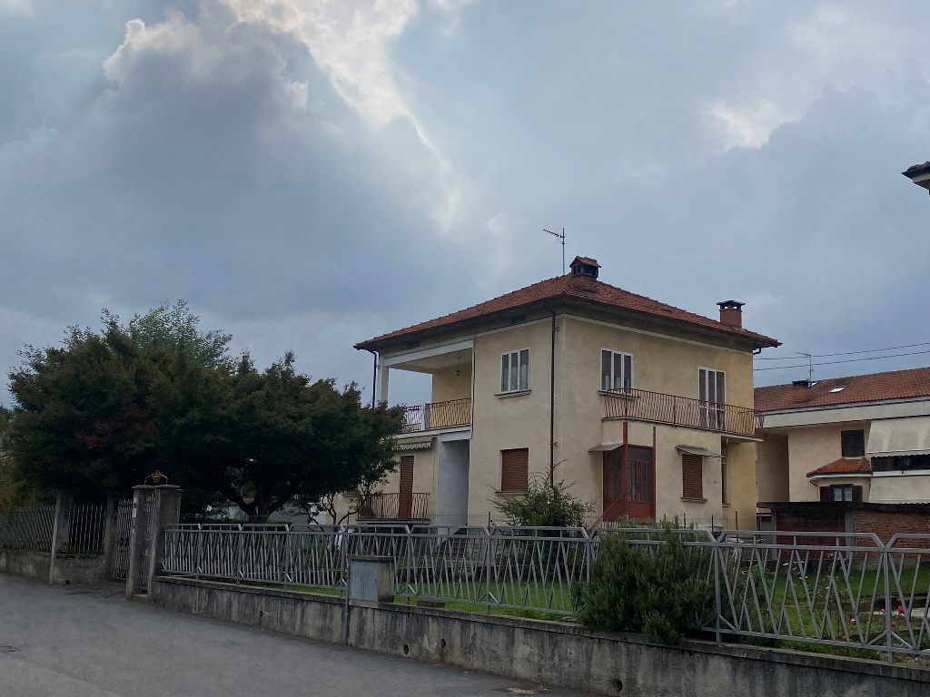 GIAVENO – Via Romarolo n. 8