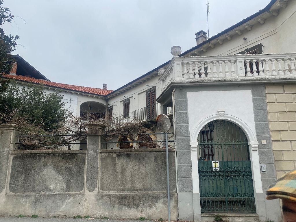 GIAVENO – Via Ospedale n. 23